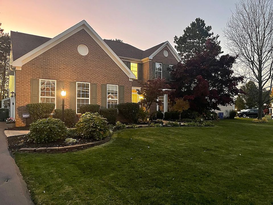 2nd image of 637 Yardley Ct