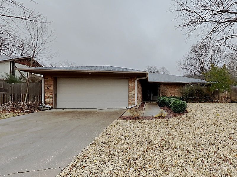 1st image of 2834 Columbine Dr