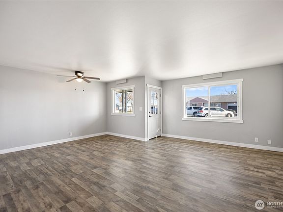 4th image of 1316 Pershing Road