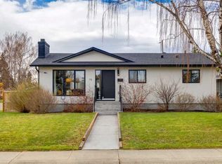 79 NE Hollyburn Rd SW, Calgary, AB T2V 3H3