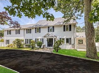 425 Landing Ave, Smithtown, NY 11787