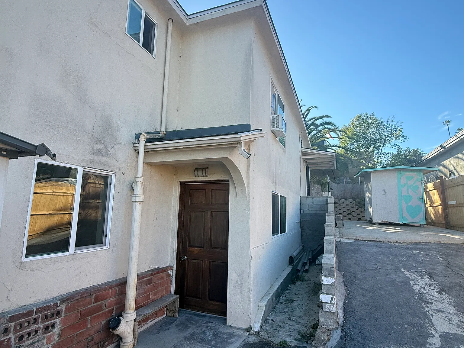 2 bed, 930 sqft, $2,500 — Photo 1