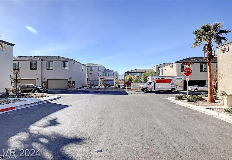 5613 Steampunk St — Photo 38