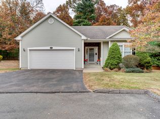 16 Merrigan Ln UNIT 16, Windsor Locks, CT 06096