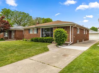 8903 Appleton, Redford, MI 48239