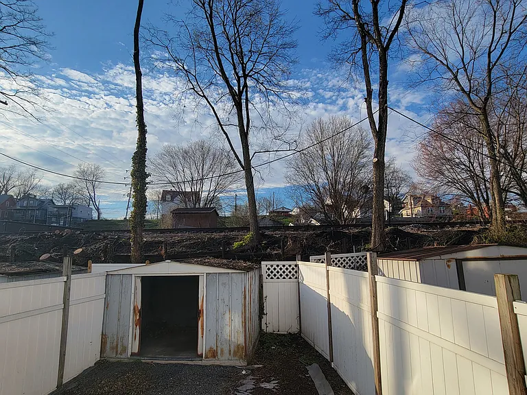 74 Blocker St — Photo 8