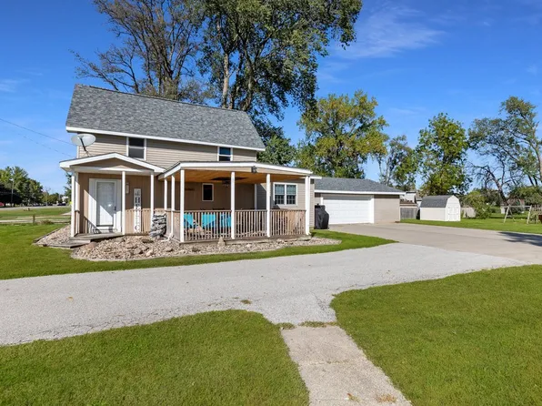 807 Grant St S, Bondurant, IA 50035