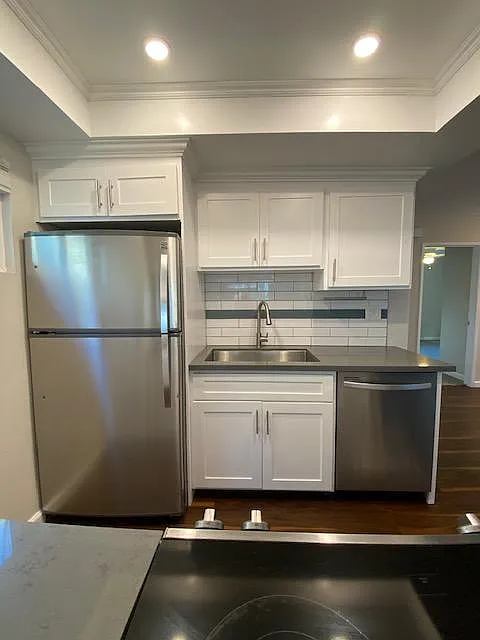 2 bed, 1.5 bath, 1000 sqft, $4,200 — Photo 3