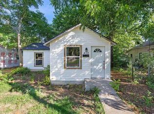 412 E 1st St, Burkburnett, TX 76354