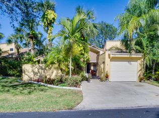139 Country Club Dr, Melbourne, FL 32940