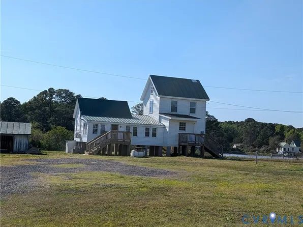 366 Dyers Creek Rd, New Point, VA 23125