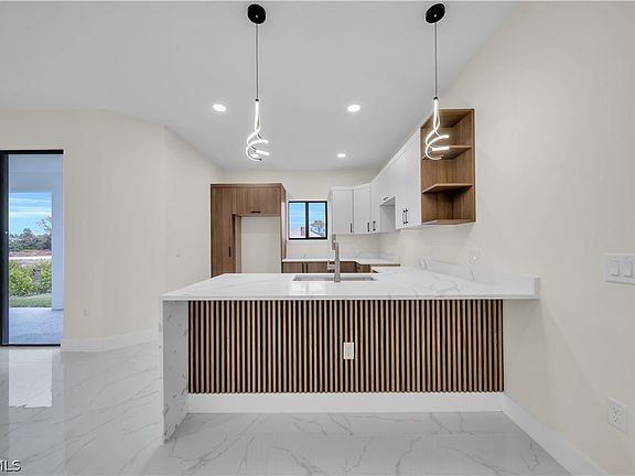 5th image of 2901 Villa Ave S