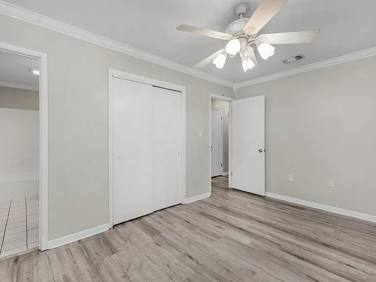 823 Meadow Ln — Photo 15
