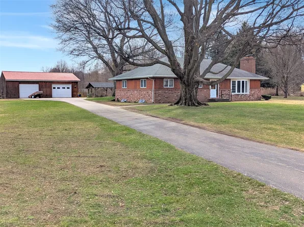 7081 W Lake Rd, Fairview, PA 16415