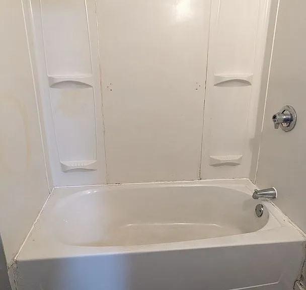 653 Sumner St — Photo 16