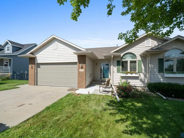 519 S Horizon Cir, Sioux Falls, SD 57106