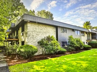 12 Strawberry Bank Rd APT 11, Nashua, NH 03062