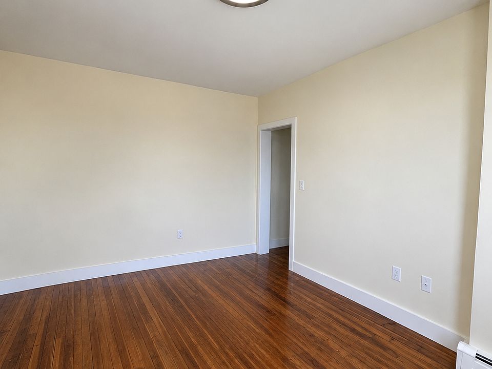 1st image of 2 Malden St #3