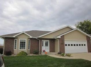 1543 Mason Ln, Burlington, IA 52601