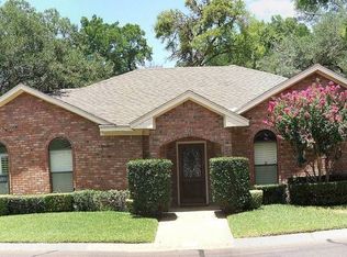 206 Shady Place Dr, Woodway, TX 76712