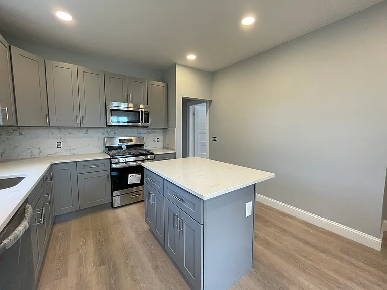 44 Ashley St #2 — Photo 4