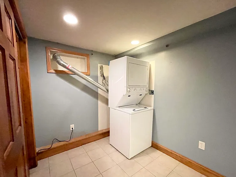 241 W 3rd St #2F — Photo 6