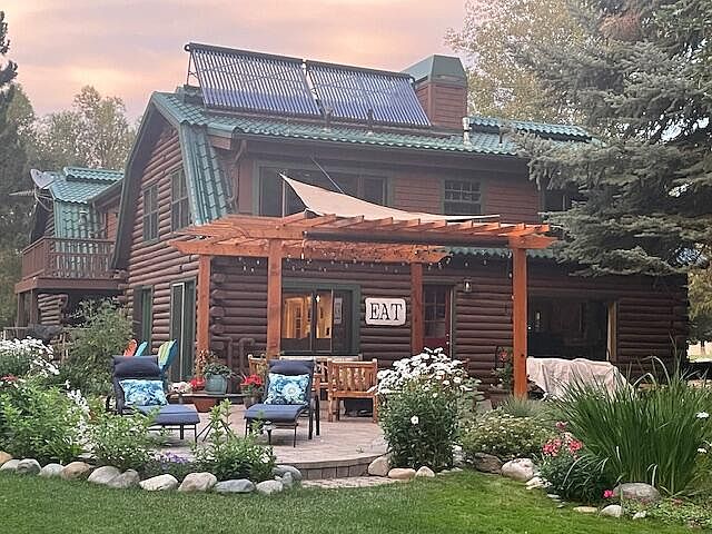 1st image of 105 Greenhouse Ln