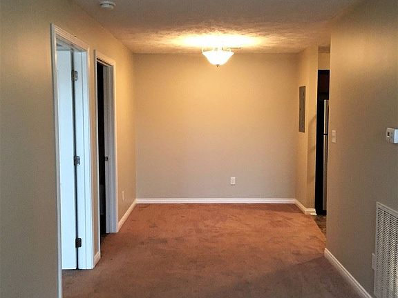 4th image of 260 Walnut Creek Dr APT A14