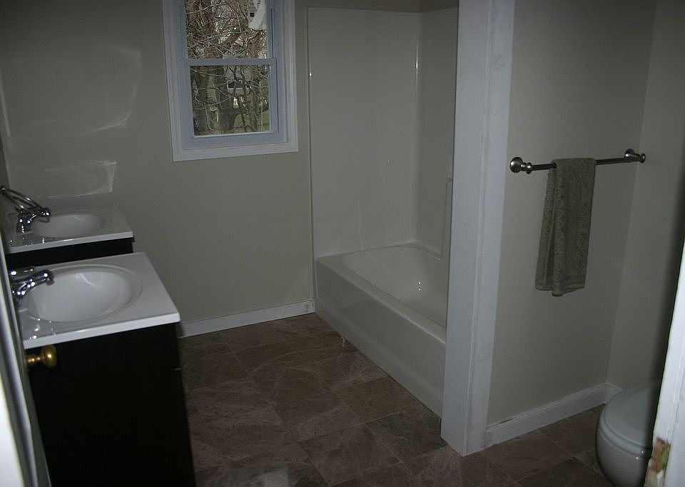 Unit #1 bath