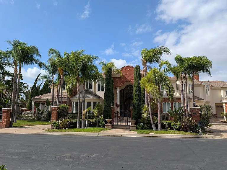 5051 E Copa De Oro Dr — Photo 3
