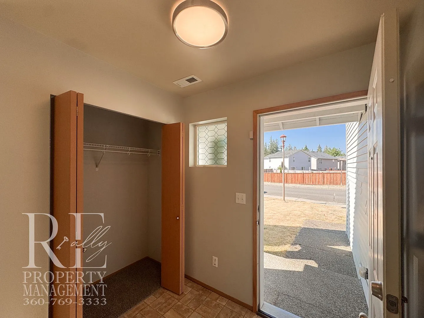 Bright Port Orchard Home with Oversized Primary Suite & Huge Walk-In Pantry — Photo 4