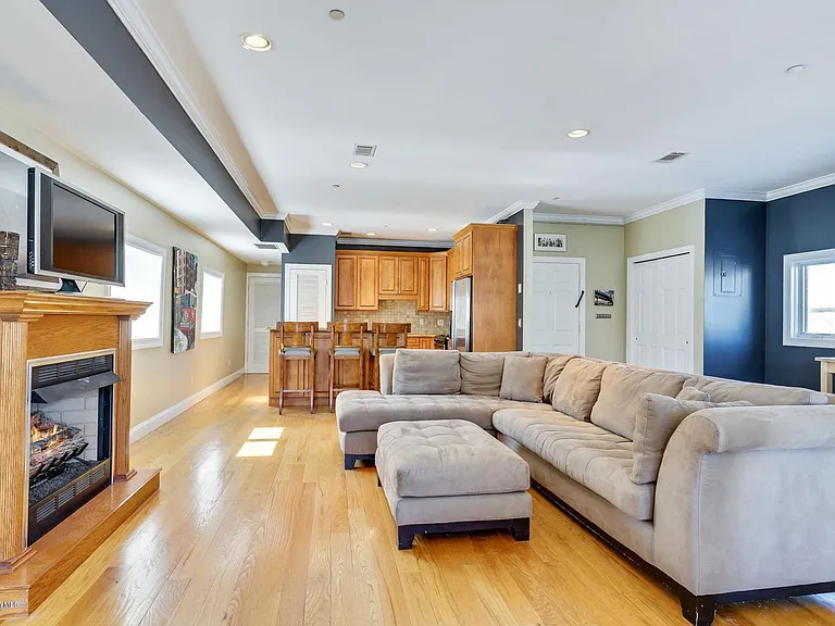 716 Cookman Ave — Photo 4