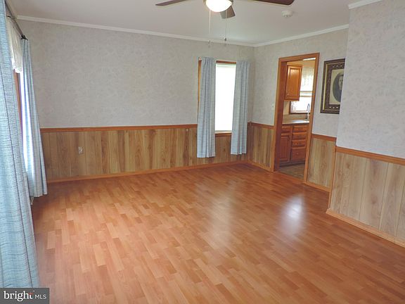 3rd image of 528 Bonnie Dr