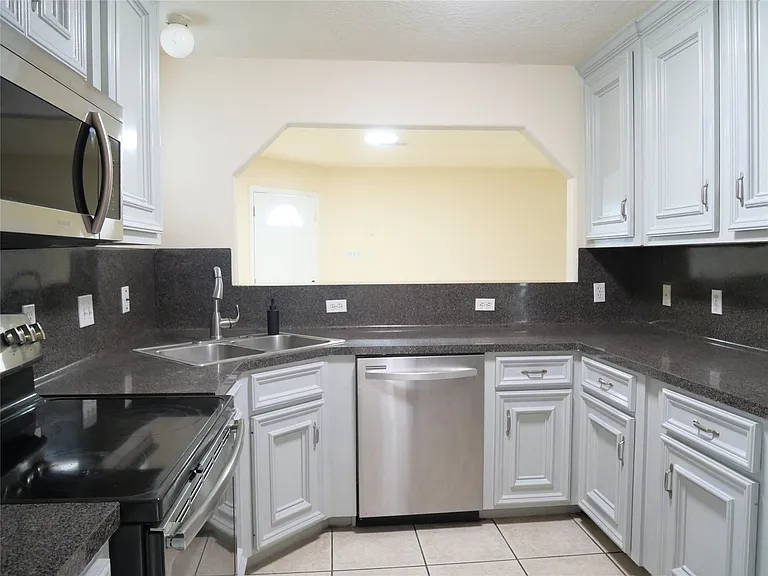 6603 Schambray St — Photo 21