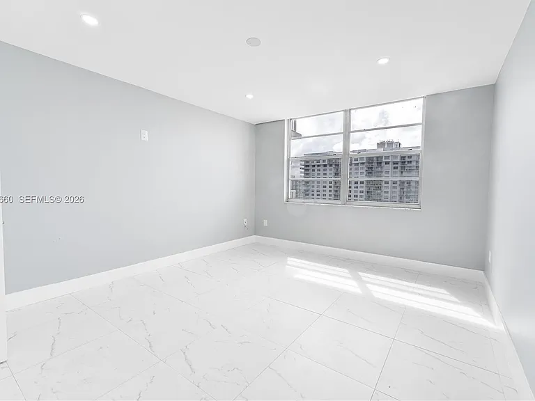 2851 NE 183rd St #1504E — Photo 25