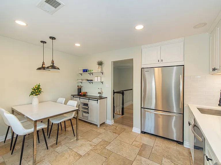 67-75 New England Ave #73G — Photo 13