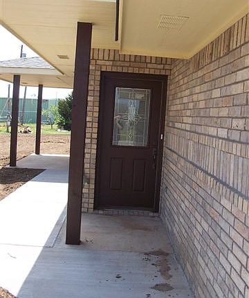 2nd image of 804 A Nw Hilltop Dr
