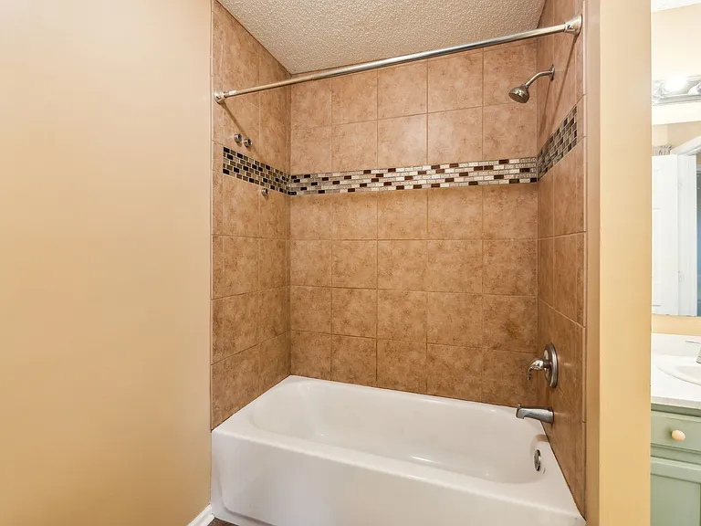 1011 Silver Point Dr — Photo 8