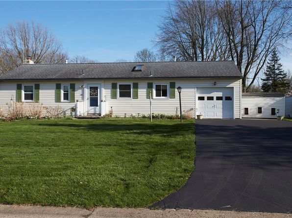 148 Fox Chapel Rd, Henrietta, NY 14467