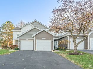 1603 Woodhaven Ct, Mundelein, IL 60060