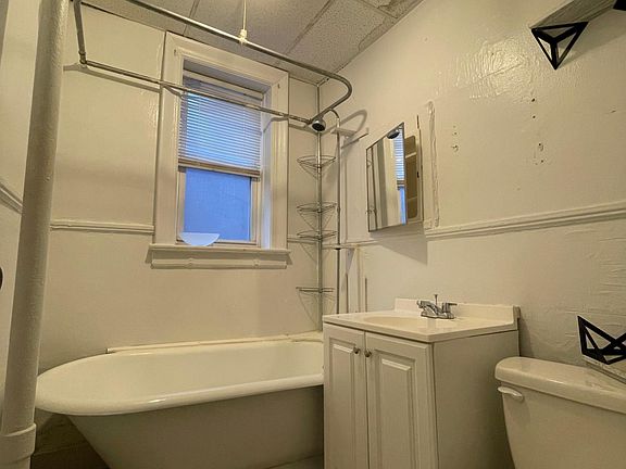 5th image of 104 Belmont Ave #3