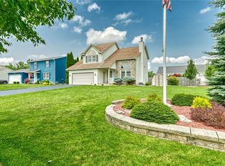 44 Foxshire Ln, Rochester, NY 14606