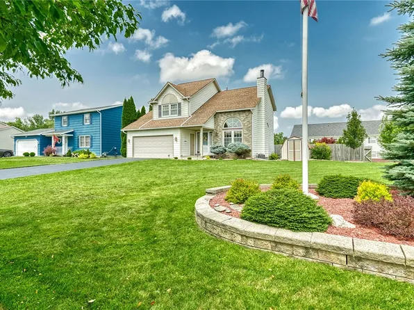 44 Foxshire Ln, Rochester, NY 14606