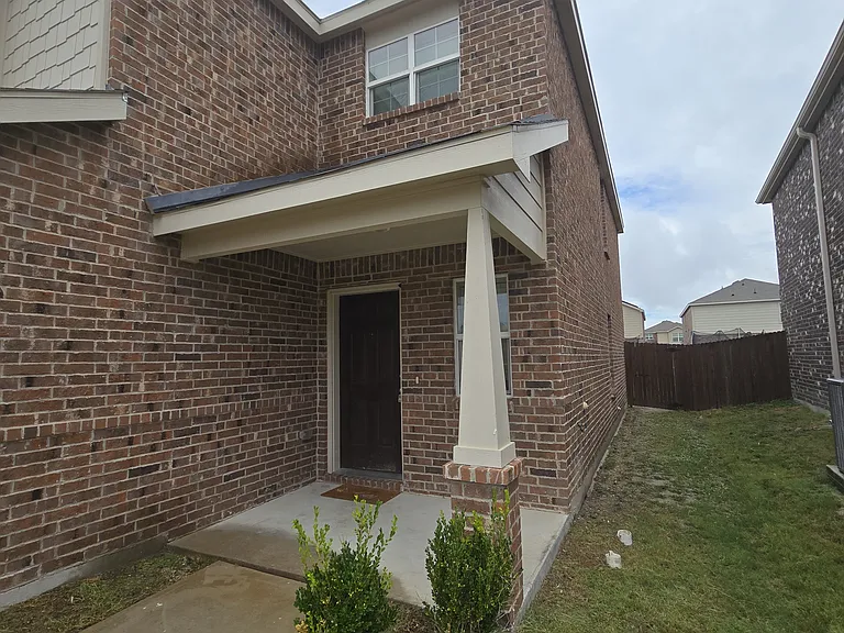 1431 Lumberton Dr — Photo 6