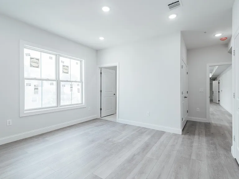 144 Bergen Ave #2A — Photo 18