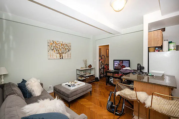 Rented by Rita S Citrin, LREB | media 1