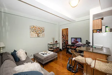 Rented by Rita S Citrin, LREB