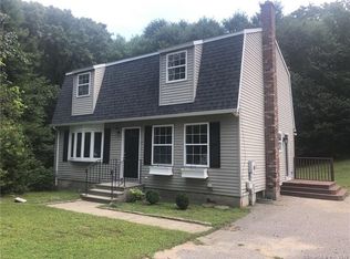 27 Elizabeth Ln, Griswold, CT 06351