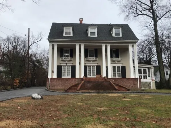 24 Montgomery Pl, New Rochelle, NY 10804