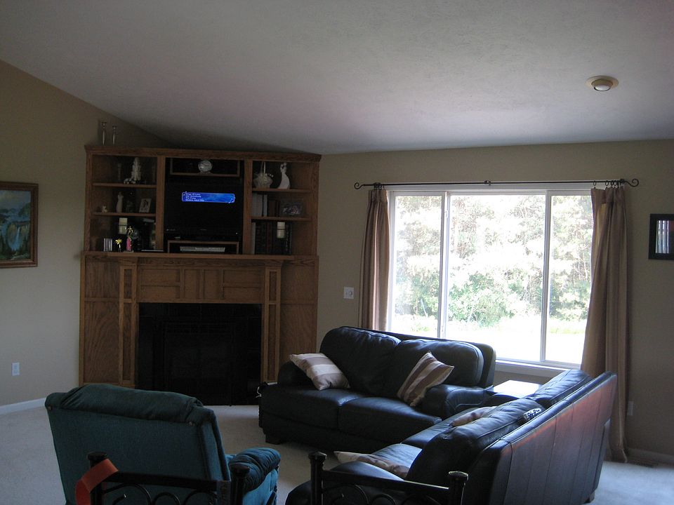 9240 Tiger Lily Dr SE, Caledonia, MI 49316 | Zillow